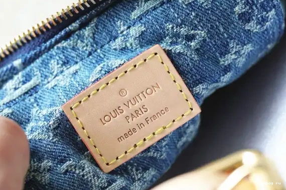 LOUIS Croissant MM VUITTON 0516